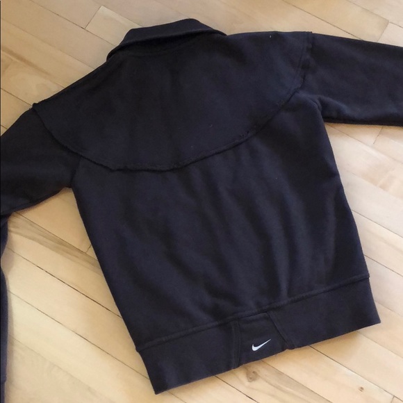 Brown zip up Nike sweatshirt. - Picture 3 of 3